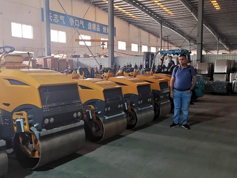 2噸小型壓路機(jī)操作竟然這么簡(jiǎn)單!